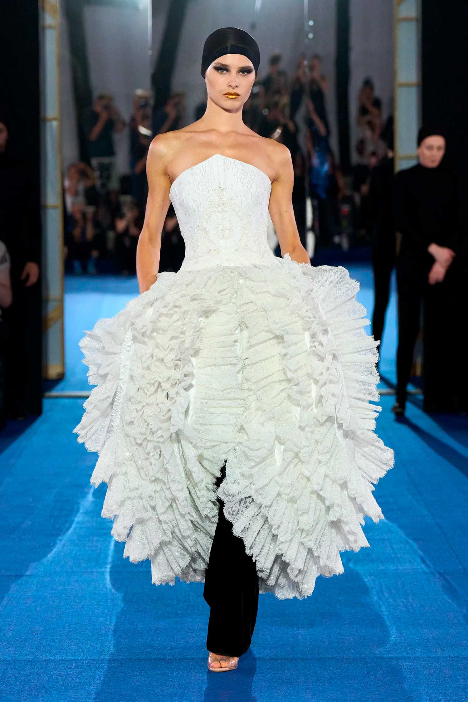  vestido de noiva Alexis Mabille alta-costura inverno 2026 com silhueta reversível 